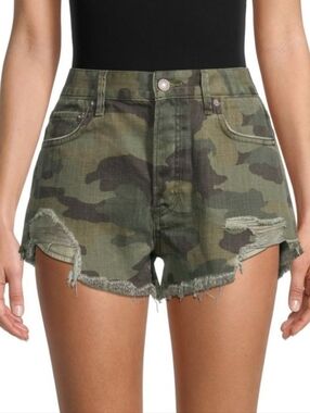 We The Free Distressed Camouflage Shorts Size 30